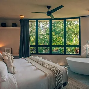 round-villa-private-pool-jungle-rooftop-with-access.allrivieramayahotels.com/